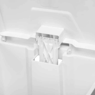 Lixeira Plástica com Pedal 30 Litros Quadrada Nobre Branco (47A x 28L x 28P) REF: 56326